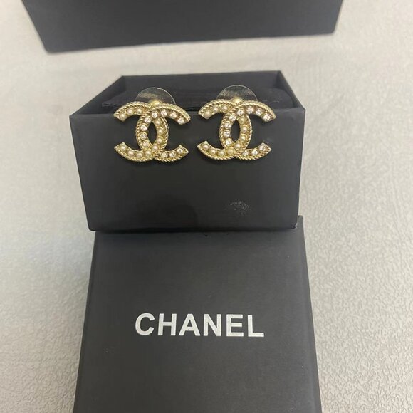 Large Chanel Earrings - Picture 1 of 7